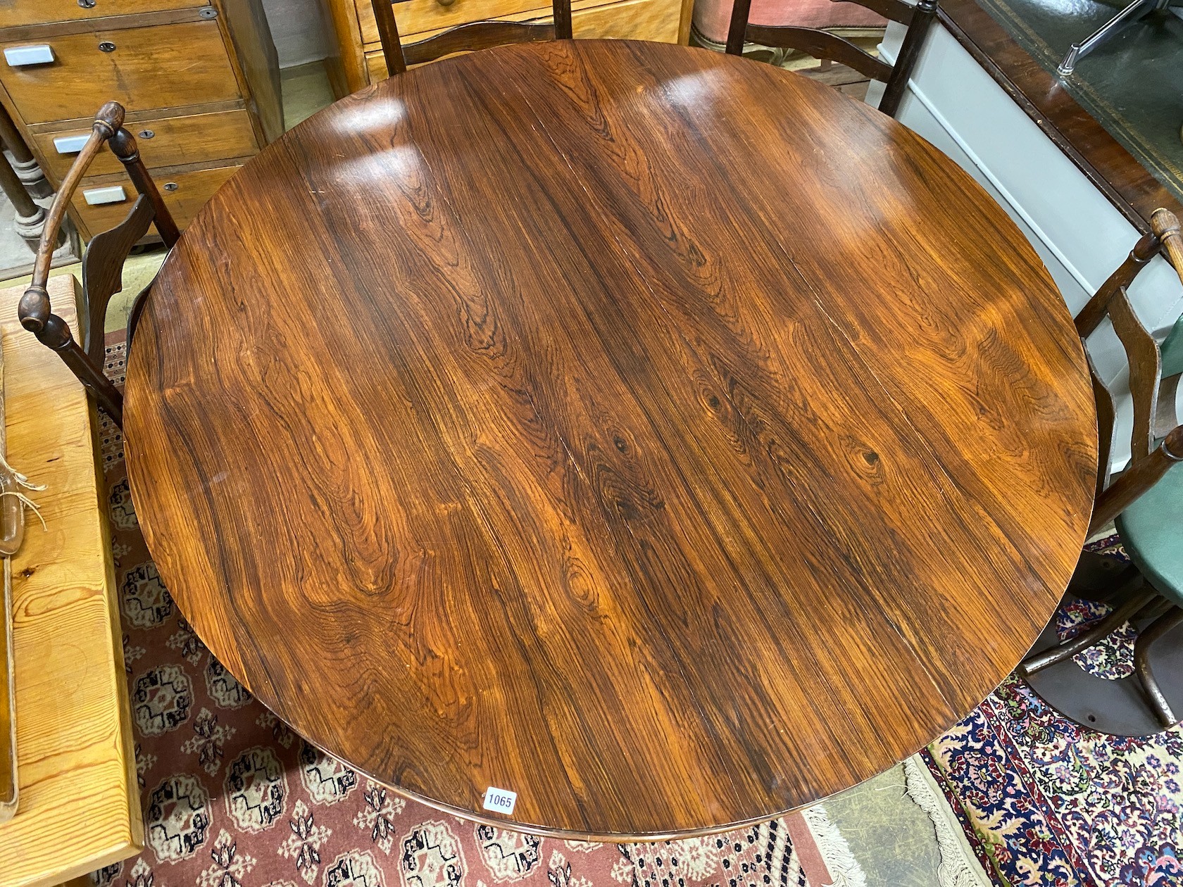 A Victorian circular rosewood veneered breakfast table, diameter 138cm, height 72cm